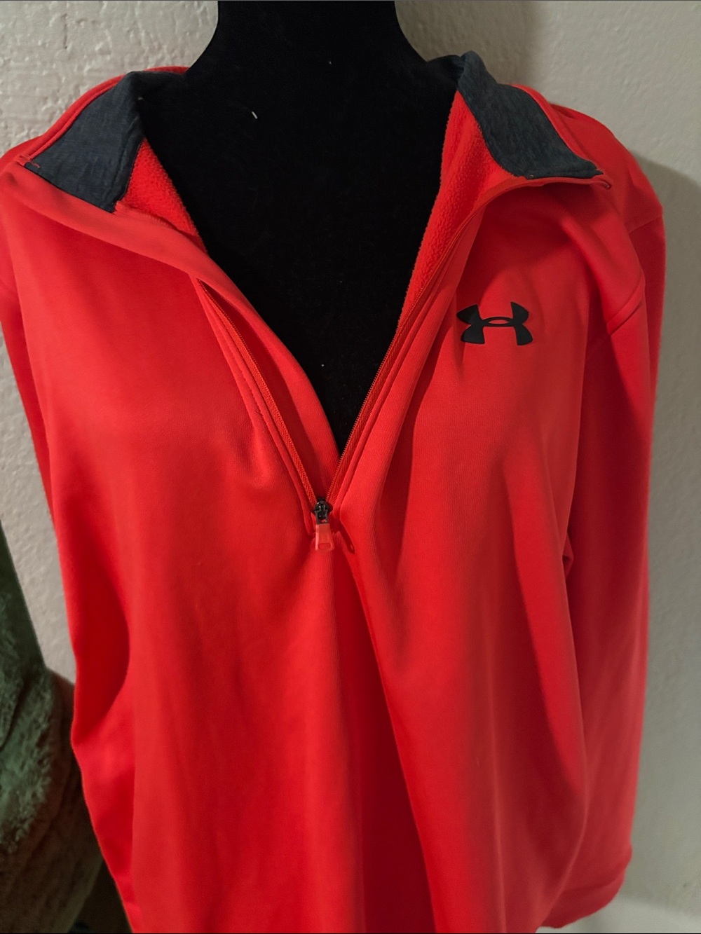 Under Armour Men’s Bright Red Half-Zip Performance Pullover - Picture 2 of 5